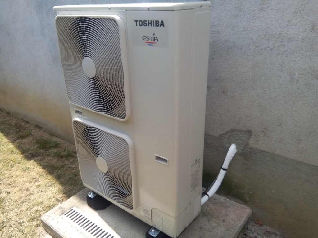 Pompe à chaleur toshiba estia