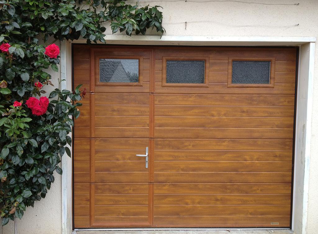 Porte De Garage Sectionnelle Crawford – Modèle D’occasion En Bon état