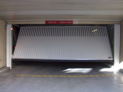 Porte de garage basculante collectif