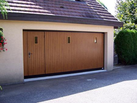 Porte de garage sur mesure pvc