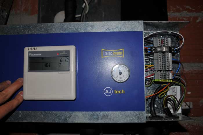 Thermostat pompe à chaleur ajtech