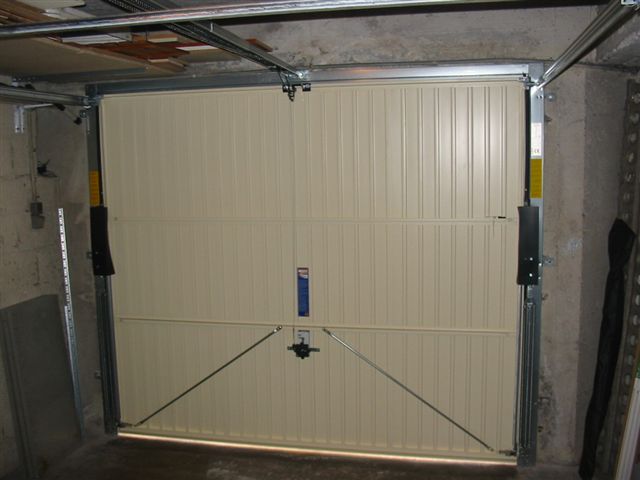 Video porte de garage coulissante