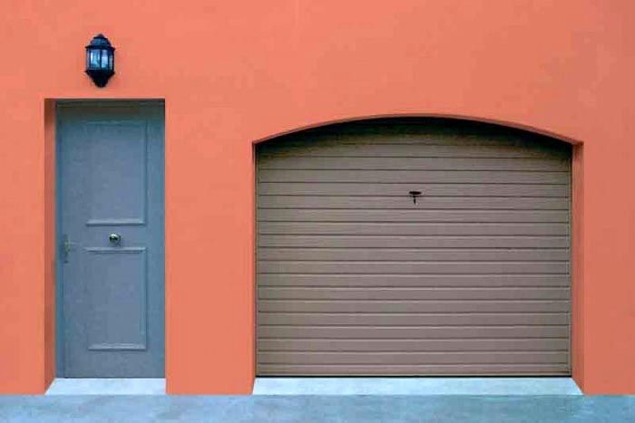 Porte de garage doitrand