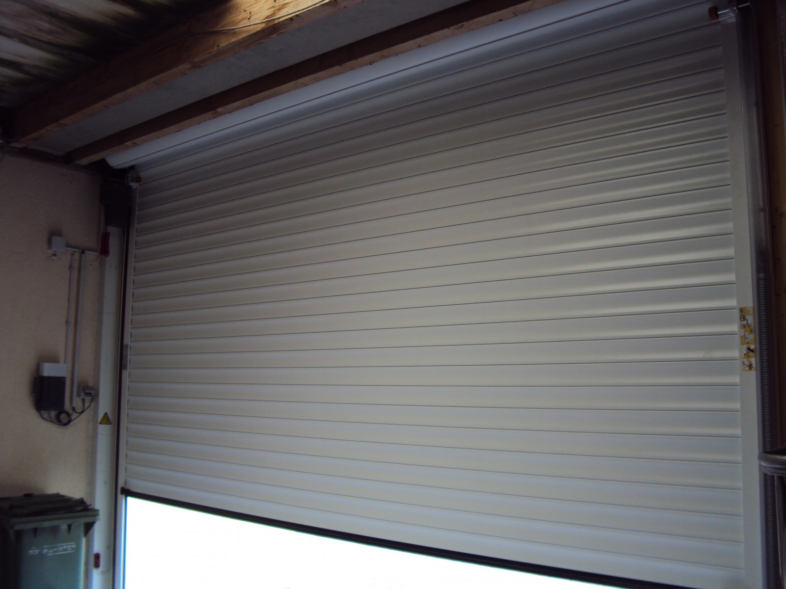 Porte de garage enroulable verticale