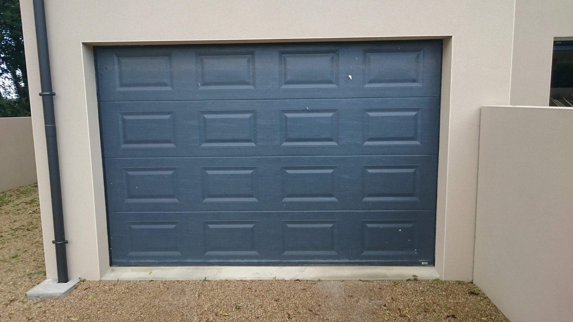 Porte de garage grise anthracite