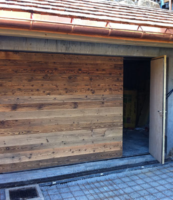 Porte de garage sectionnelle en bois