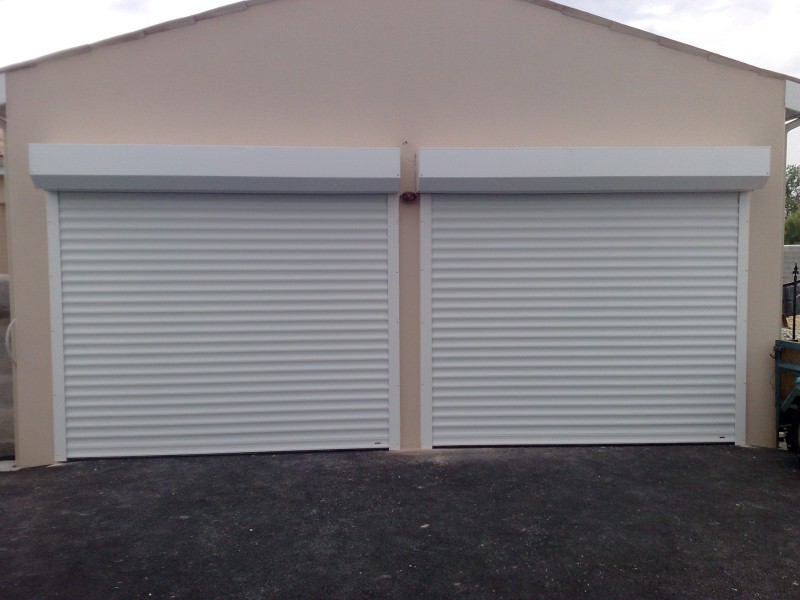 Porte de garage enroulable metallique