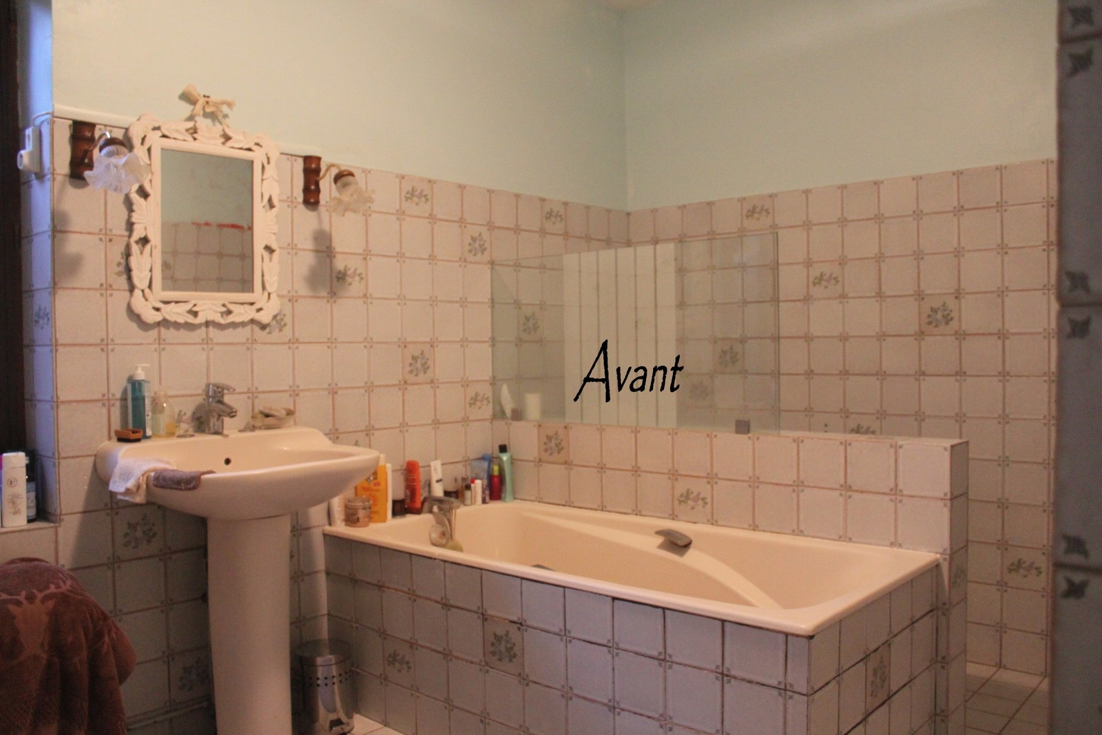 Peinture carrelage salle de bain fushia