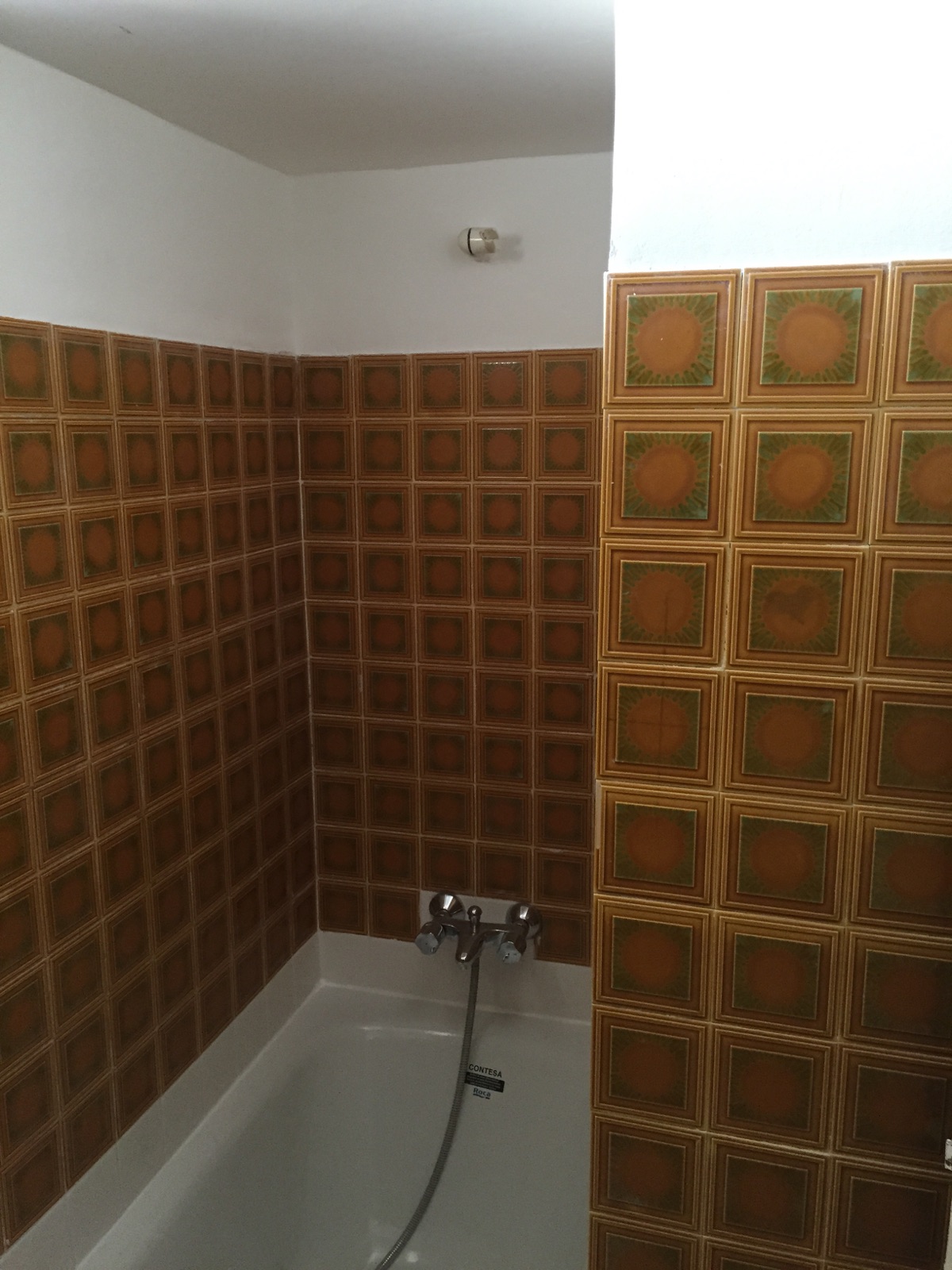 Peinture carrelage salle de bain photo