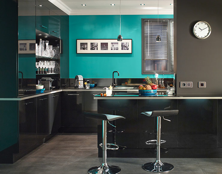 Peinture brillante meuble de cuisine