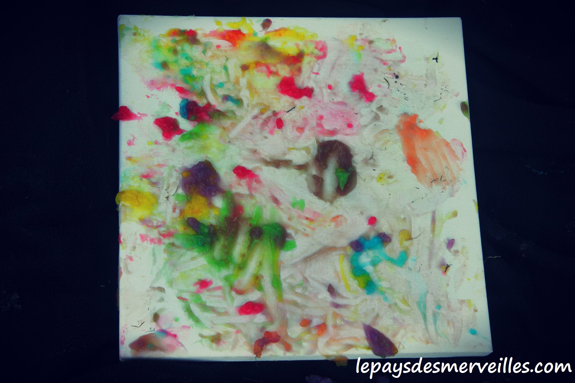 Peinture à doigt bébé maison