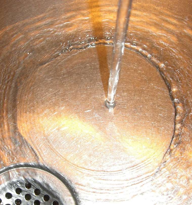 Comment fixer un evier inox sur meuble