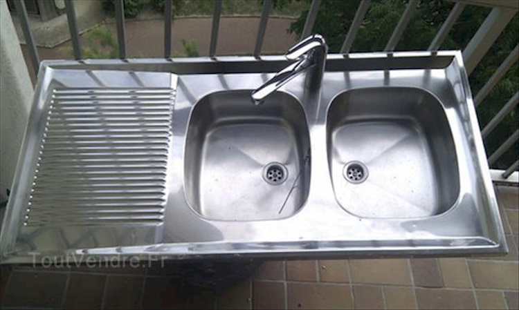 Tache de the sur evier inox