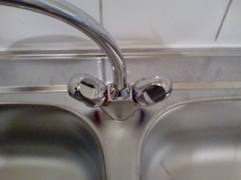 Percage robinet evier inox