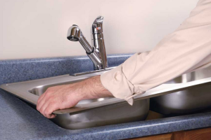 Comment installer un evier en inox