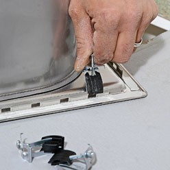 Montage evier inox sur meuble