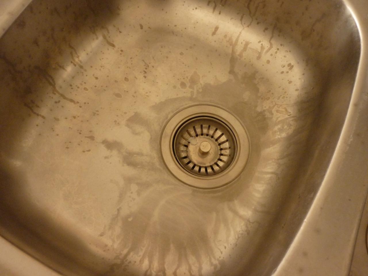Enlever tache evier inox