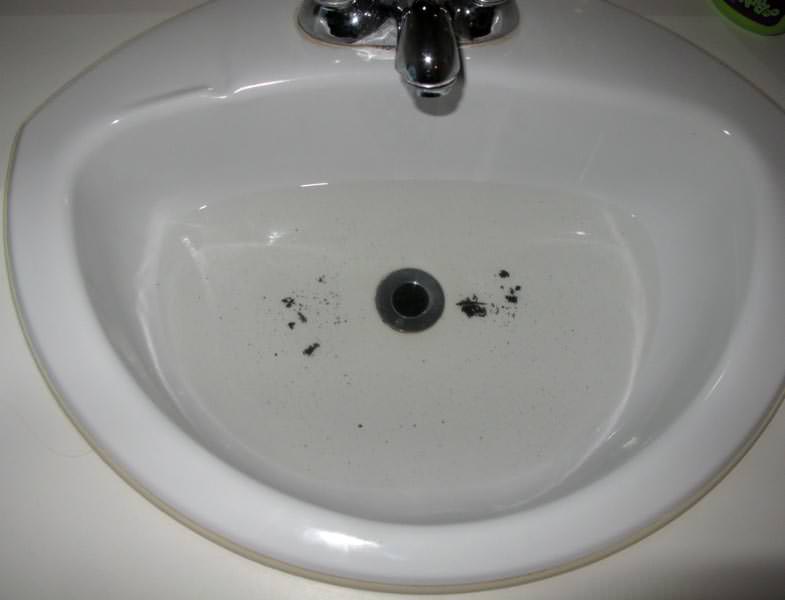 Déboucher évier bicarbonate vinaigre chaud
