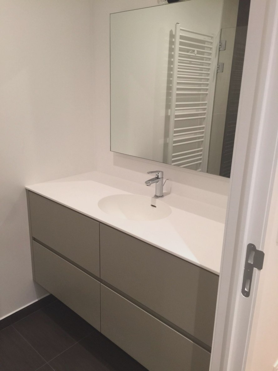 Evier corian fond inox